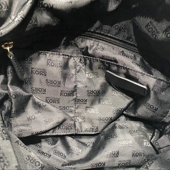 Michael Kors Monogram Medium Satchel Beige & Black - Picture 14 of 15